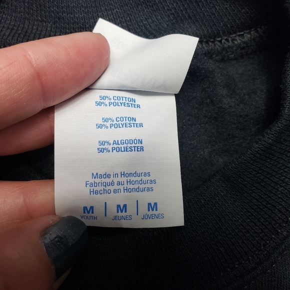 3/$15 port and company basic black sweater kids gender neutral size medium - Picture 4 of 6